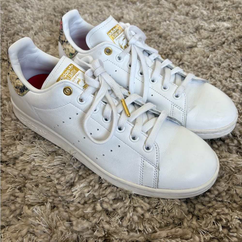 Adidas stan Smith Snake Skin Floral White Sneakers w/Gold Details 10.5